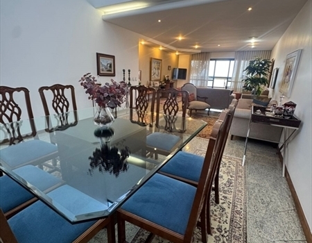 Apartamento 05 quartos, com 03 suítes, frente mar | Mata da Praia