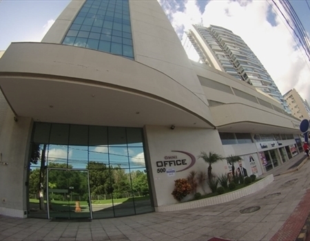 02 salas comerciais integradas com vista para o Mar de Camburi e Aeroporto