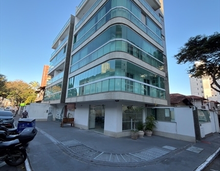 Apartamento Moderno e Reformado em Edifício Novo em Jardim Camburi